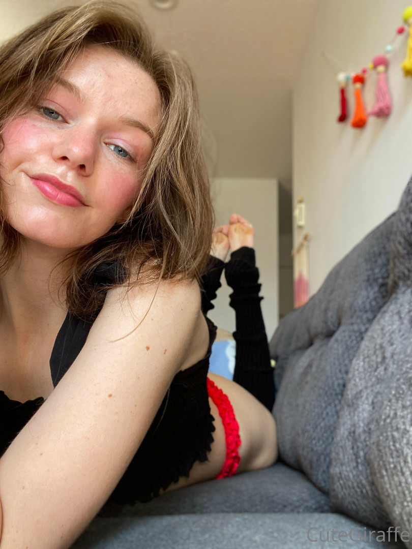 Photo by cutegiraffe published on October 15,2023 22:57:25 - BestThots