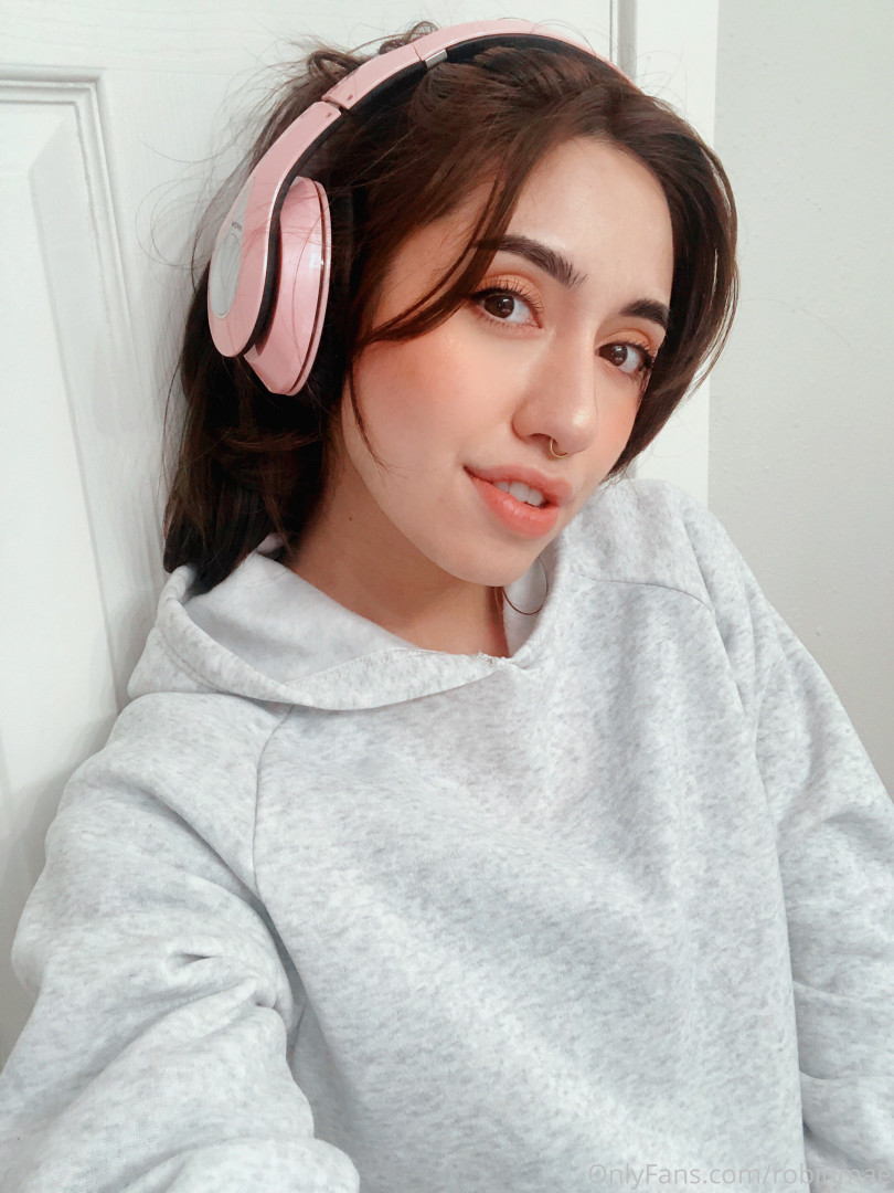 Photo by robinmae published on October 16,2023 02:42:46 - BestThots