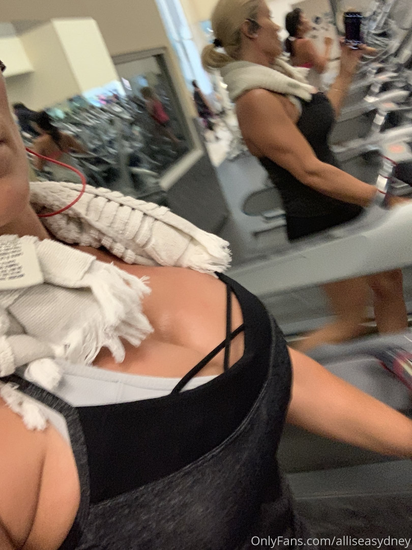 Photo by alliseasydney published on November 20,2023 08:36:23 - BestThots