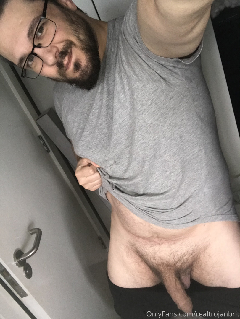 Photo by realtrojanbrit published on July 4,2023 22:33:33 - BestThots
