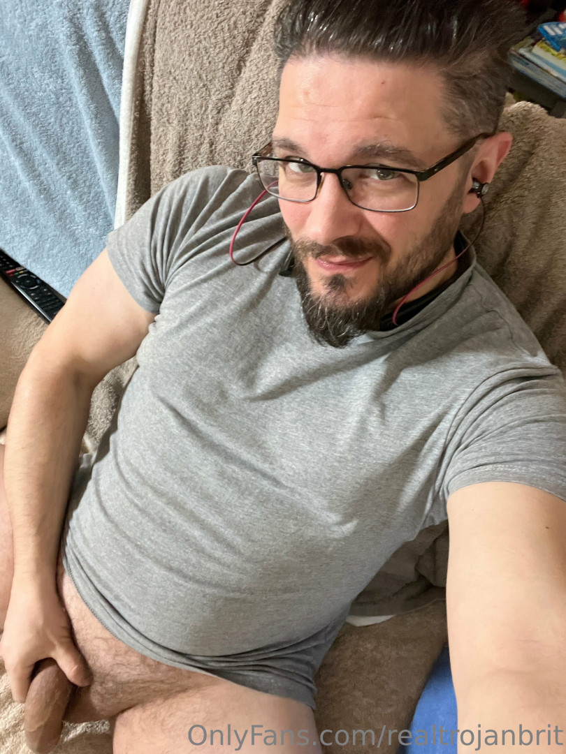 Photo by realtrojanbrit published on July 4,2023 22:37:11 - BestThots