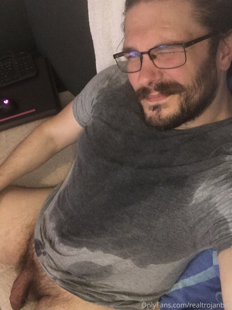 Photo by realtrojanbrit published on July 4,2023 22:37:16 - BestThots