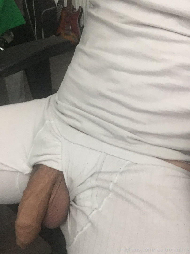 Photo by realtrojanbrit published on July 4,2023 22:39:11 - BestThots