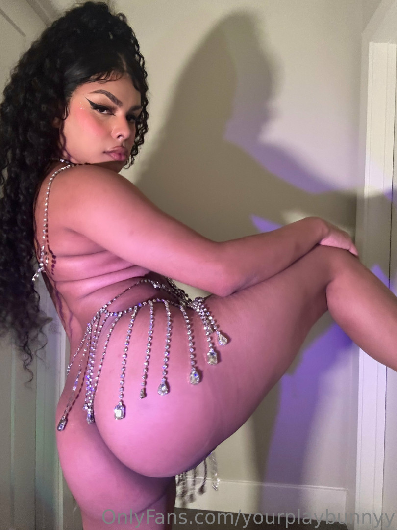 Photo by yourplaybunnyy published on July 24,2023 23:00:20 - BestThots