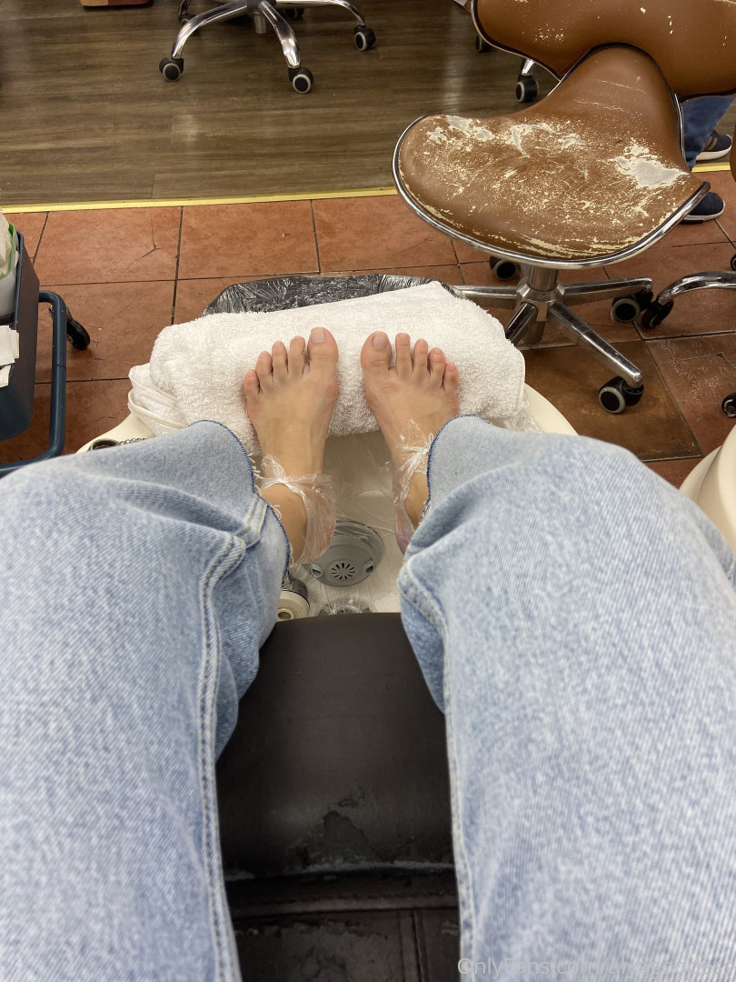 Photo by alyagoddess published on June 21,2023 22:39:34 - BestThots