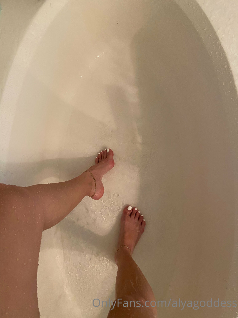 Photo by alyagoddess published on November 19,2023 23:39:43 - BestThots