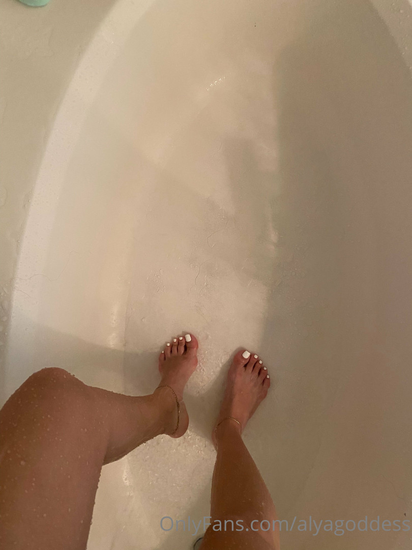 Photo by alyagoddess published on November 19,2023 23:46:33 - BestThots