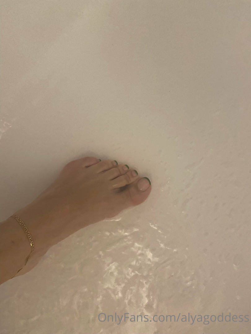 Photo by alyagoddess published on November 19,2023 23:59:40 - BestThots