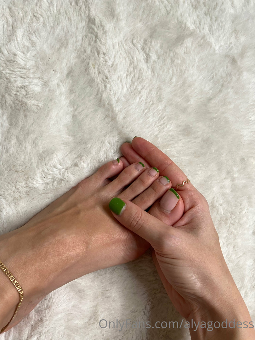 Photo by alyagoddess published on November 19,2023 23:59:48 - BestThots
