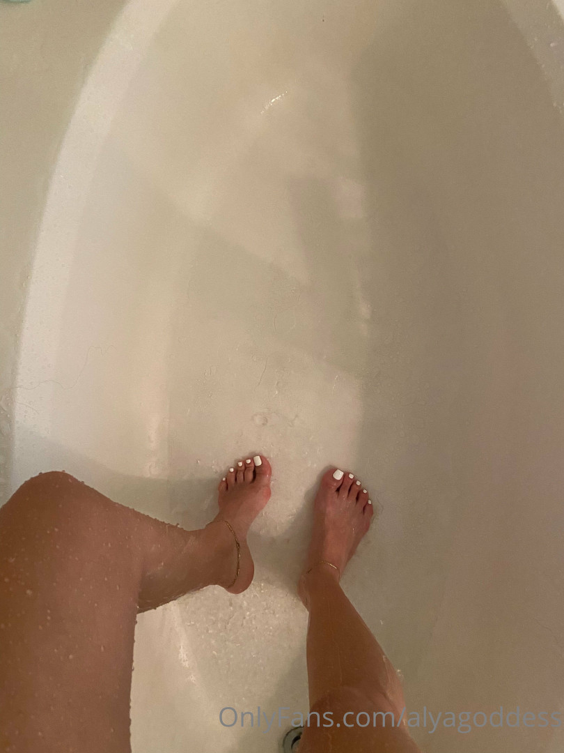 Photo by alyagoddess published on November 20,2023 00:12:11 - BestThots