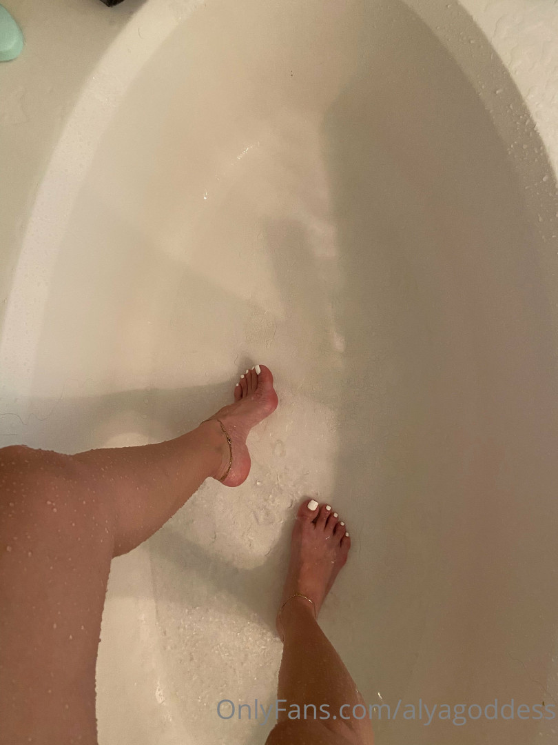 Photo by alyagoddess published on November 20,2023 00:12:23 - BestThots
