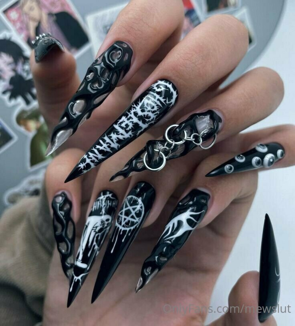 Photo by mewslut published on May 21,2023 09:56:58 - BestThots