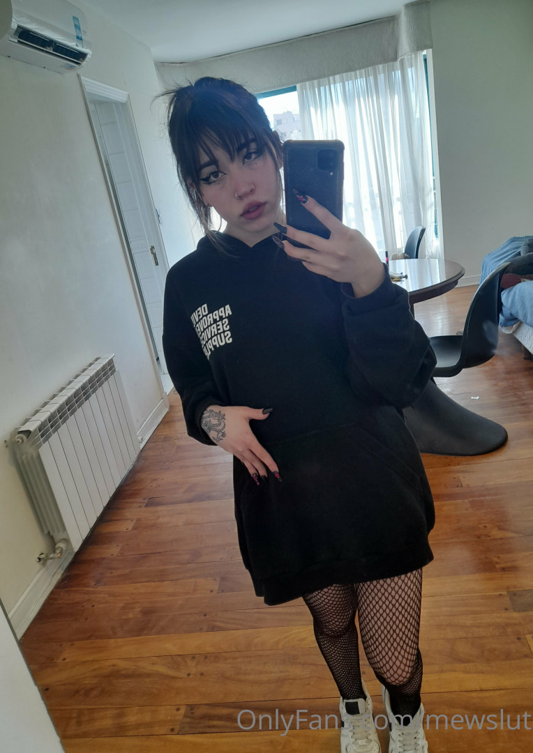 Photo by mewslut published on May 21,2023 09:58:05 - BestThots
