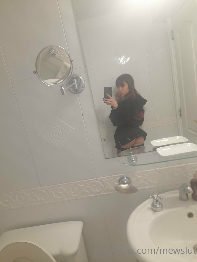 Photo by mewslut published on May 21,2023 09:59:18 - BestThots