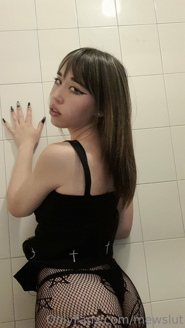 Photo by mewslut published on May 21,2023 09:59:23 - BestThots