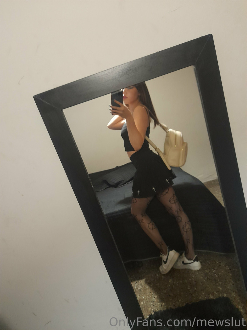 Photo by mewslut published on May 21,2023 10:03:52 - BestThots