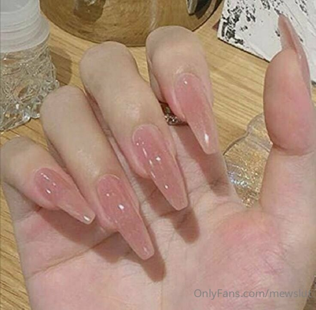 Photo by mewslut published on May 21,2023 10:10:06 - BestThots