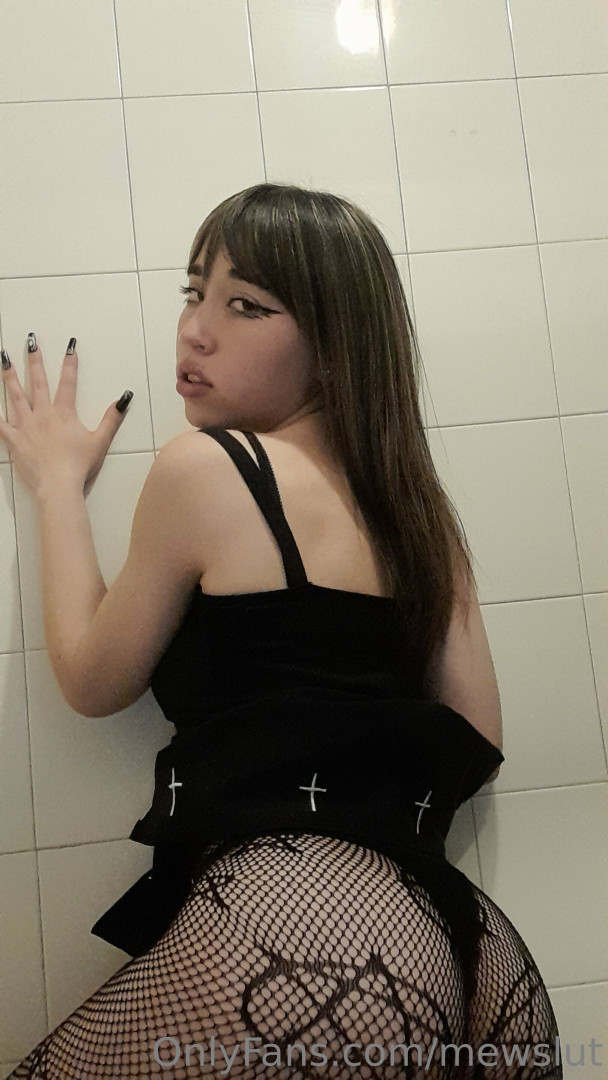 Photo by mewslut published on May 21,2023 10:10:41 - BestThots