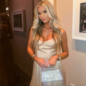 alexacollins #6198229