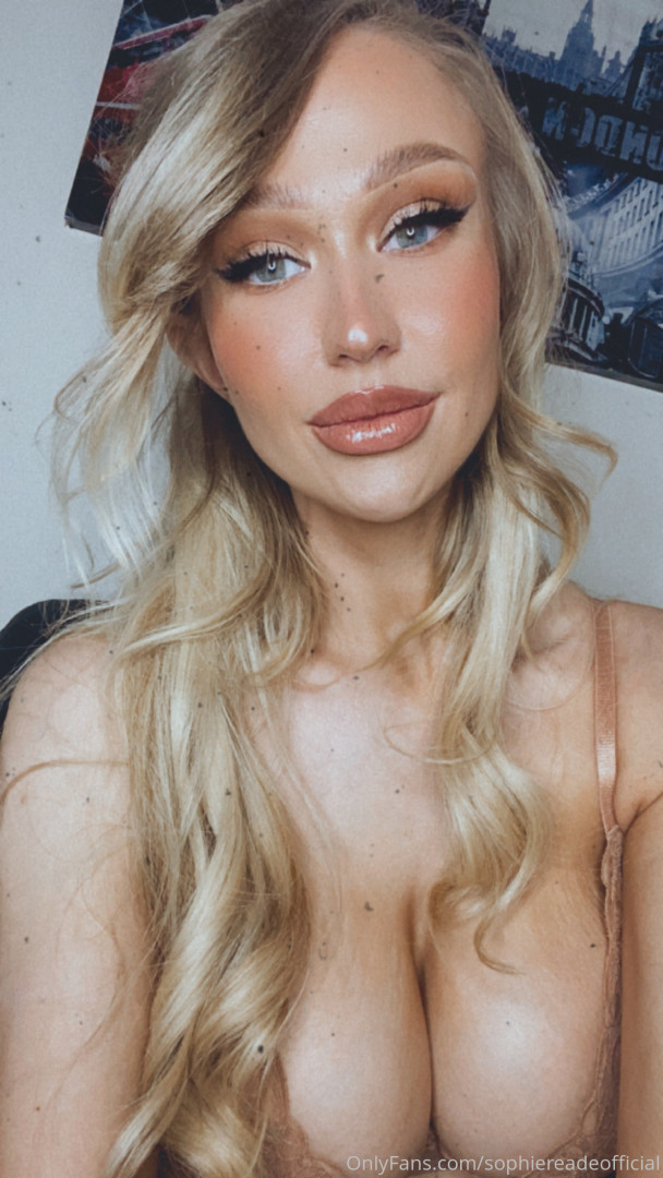 Photo by sophiereadeofficial published on May 17,2023 18:18:41 - BestThots