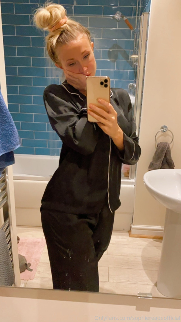 Photo by sophiereadeofficial published on May 17,2023 18:25:36 - BestThots