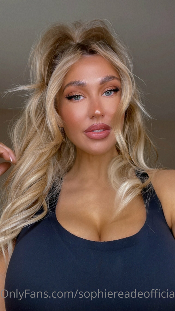 Photo by sophiereadeofficial published on May 17,2023 18:27:02 - BestThots