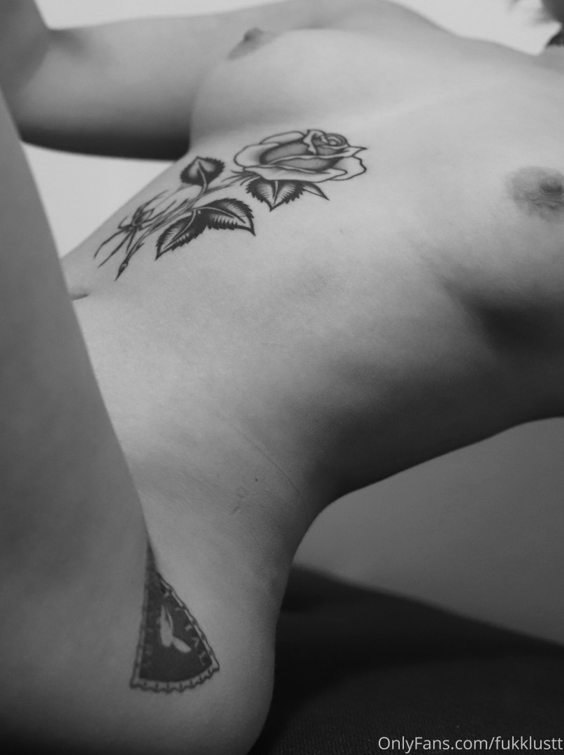 Photo by fukklustt published on October 16,2023 19:10:03 - BestThots