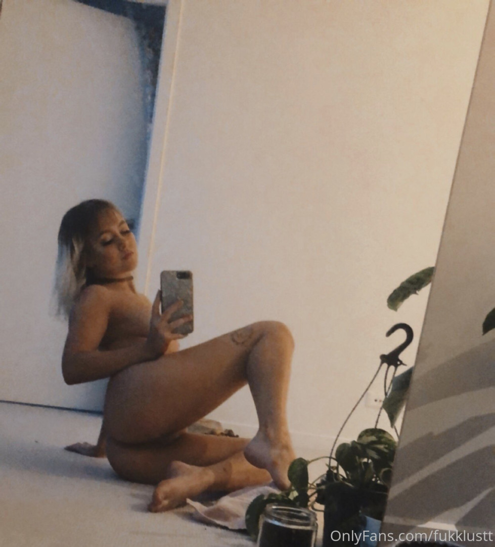 Photo by fukklustt published on October 16,2023 19:17:41 - BestThots