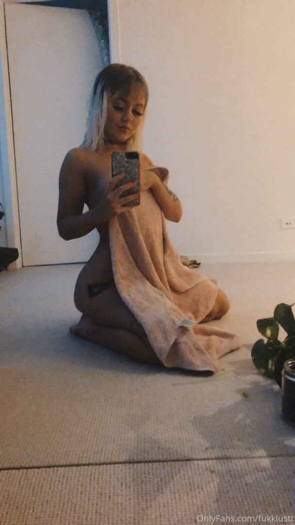 Photo by fukklustt published on October 16,2023 19:31:20 - BestThots