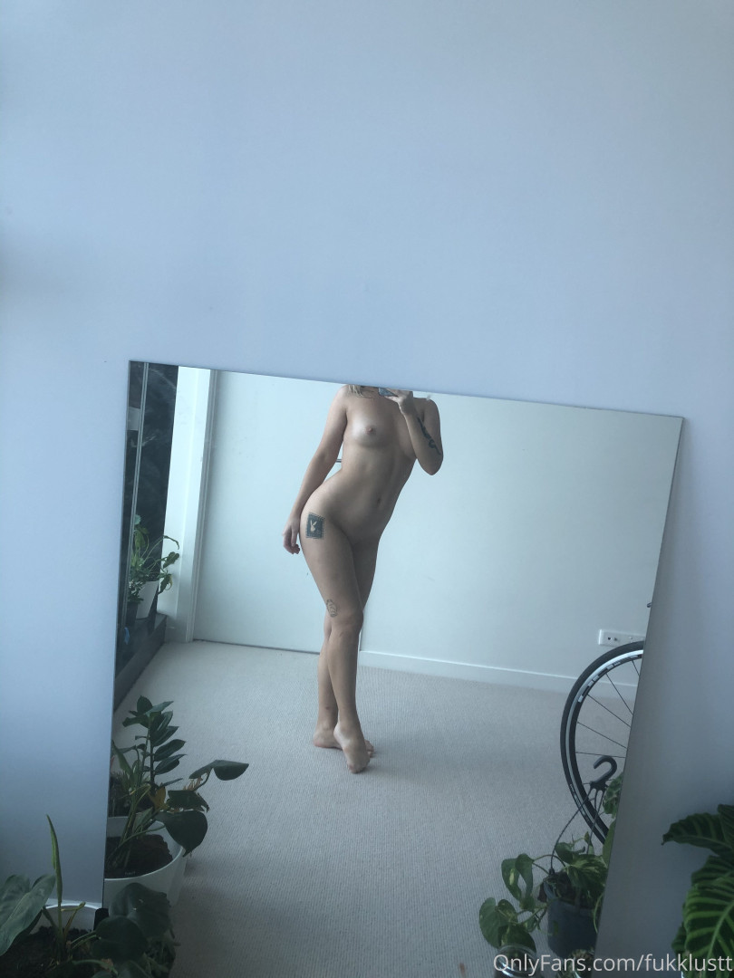 Photo by fukklustt published on October 16,2023 19:34:30 - BestThots