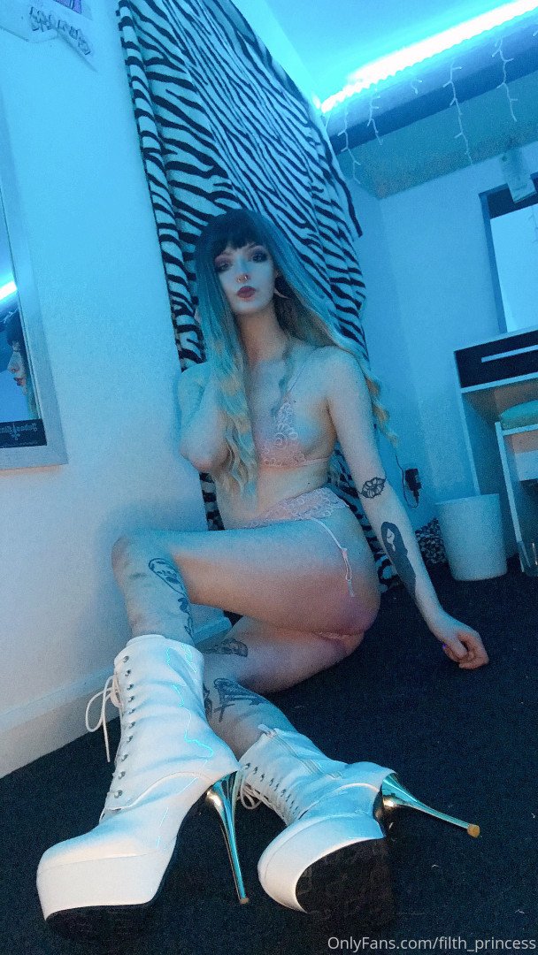 Photo by filth_princess published on January 15,2024 06:03:15 - BestThots