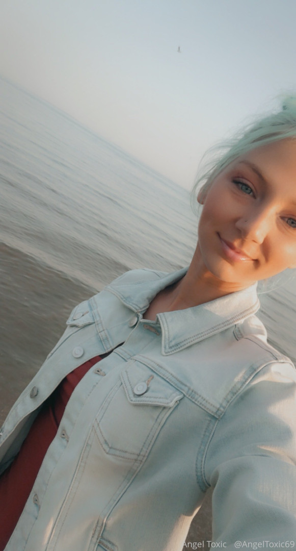 Photo by angeltoxic69 published on October 16,2023 13:00:41 - BestThots