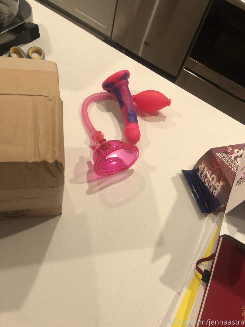 Photo by jennaastra published on July 24,2023 01:25:37 - BestThots