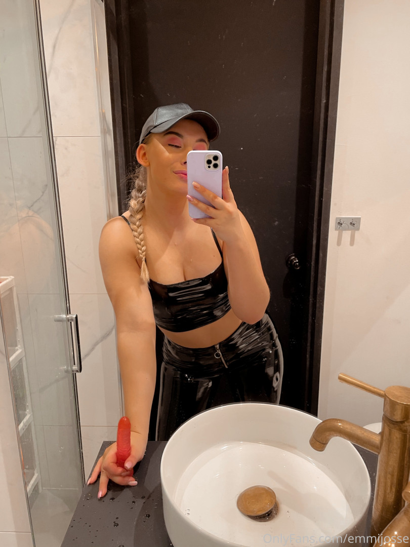 Photo by emmijosse published on October 12,2023 23:30:43 - BestThots