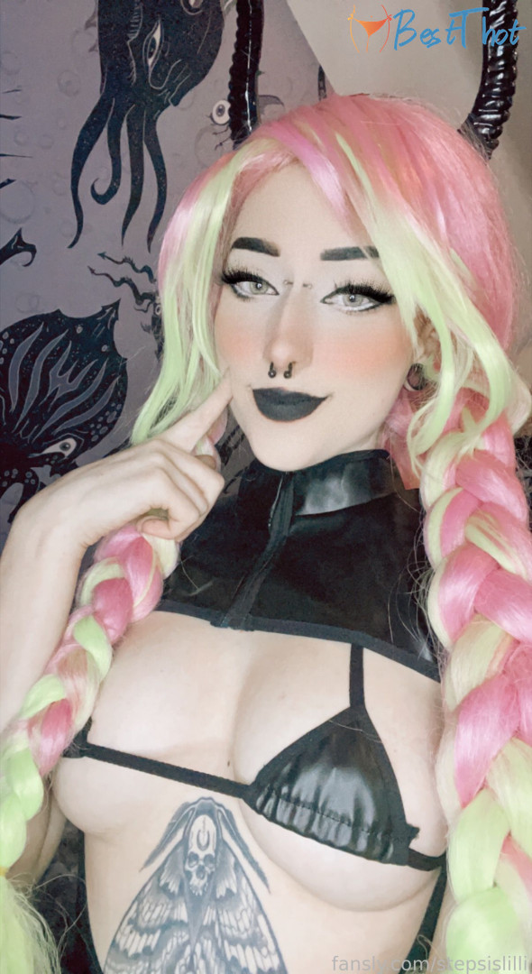 stepsislilli #9792085