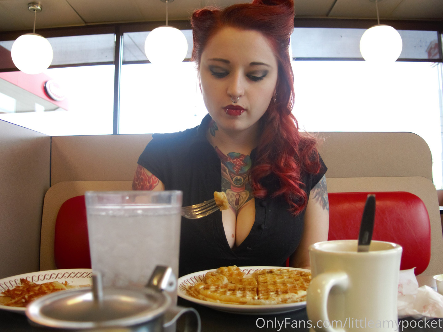 Photo by littleamypocket published on October 16,2023 01:48:54 - BestThots