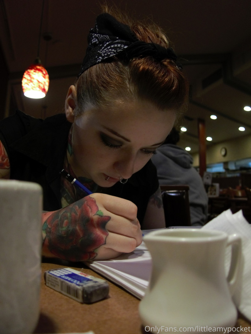 Photo by littleamypocket published on October 16,2023 01:50:46 - BestThots