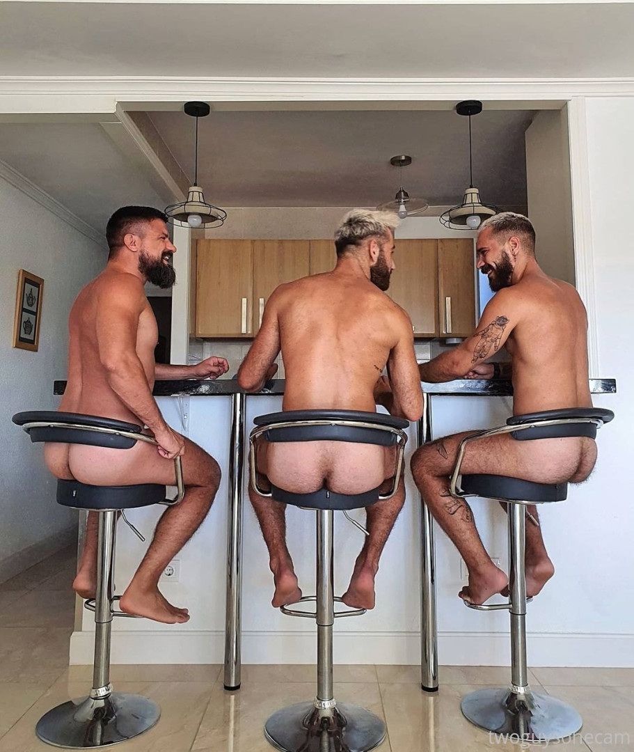 Photo by twoguysonecam published on June 1,2023 02:07:50 - BestThots