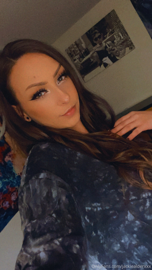 Photo by jackiealderxxx published on May 25,2023 05:37:35 - BestThots