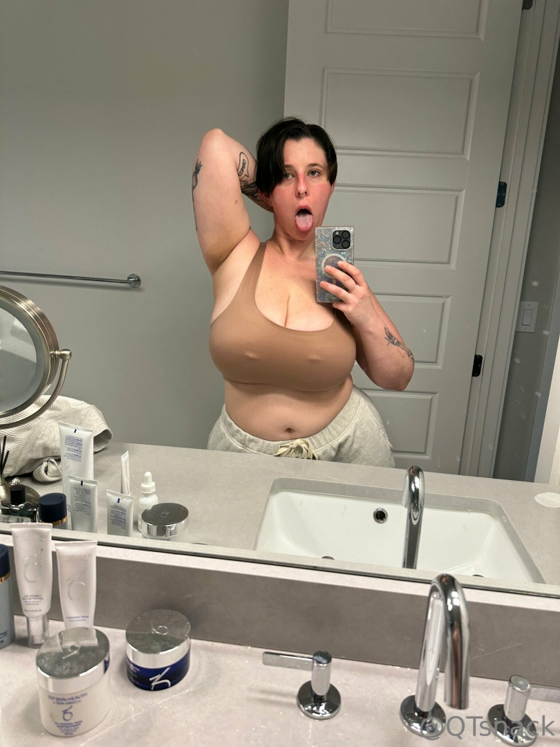 Photo by qtsnack published on July 5,2023 04:59:58 - BestThots