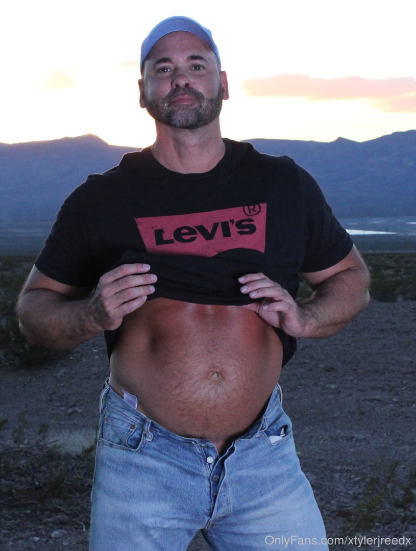 Photo by xtylerjreedx published on May 15,2023 20:59:07 - BestThots