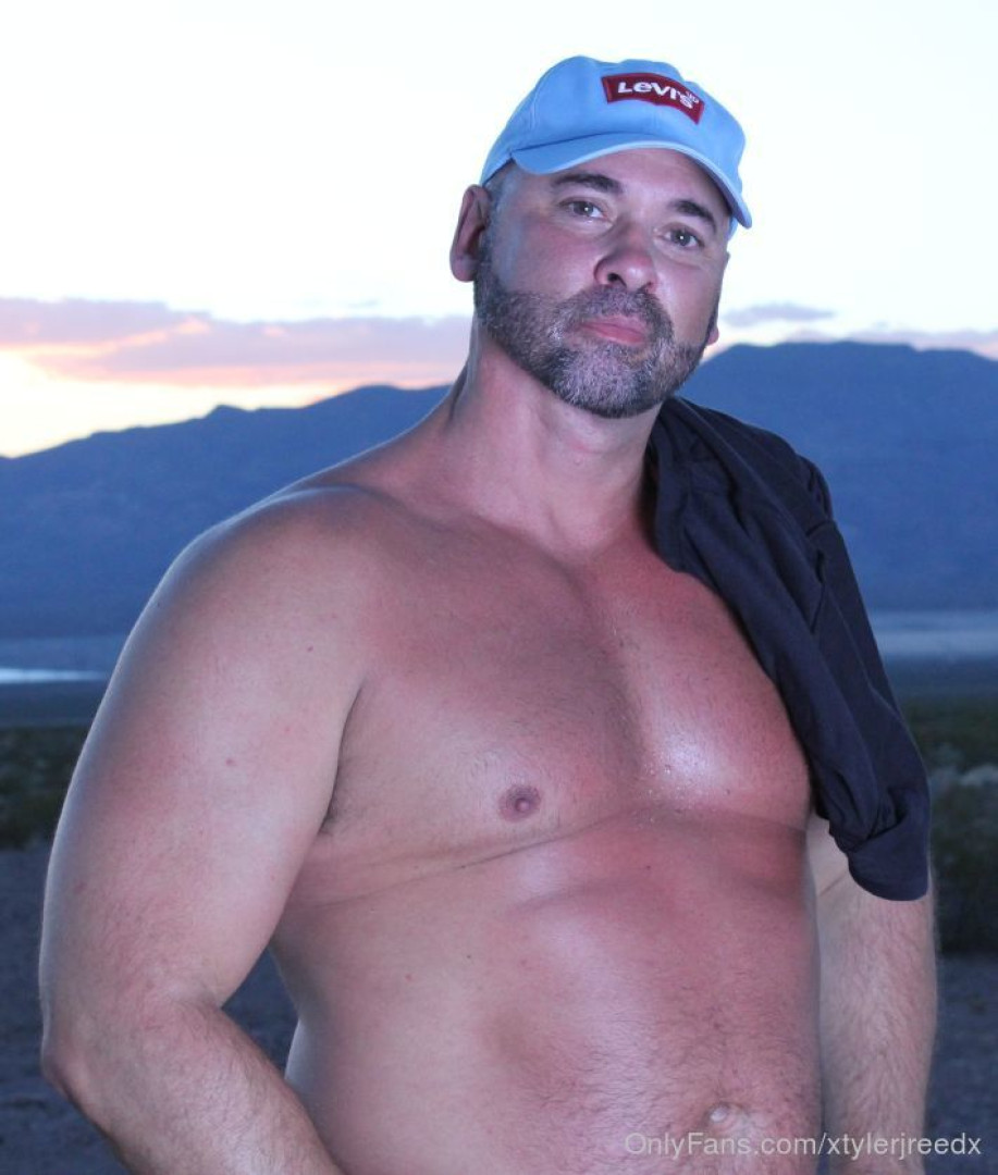 Photo by xtylerjreedx published on May 15,2023 21:04:43 - BestThots