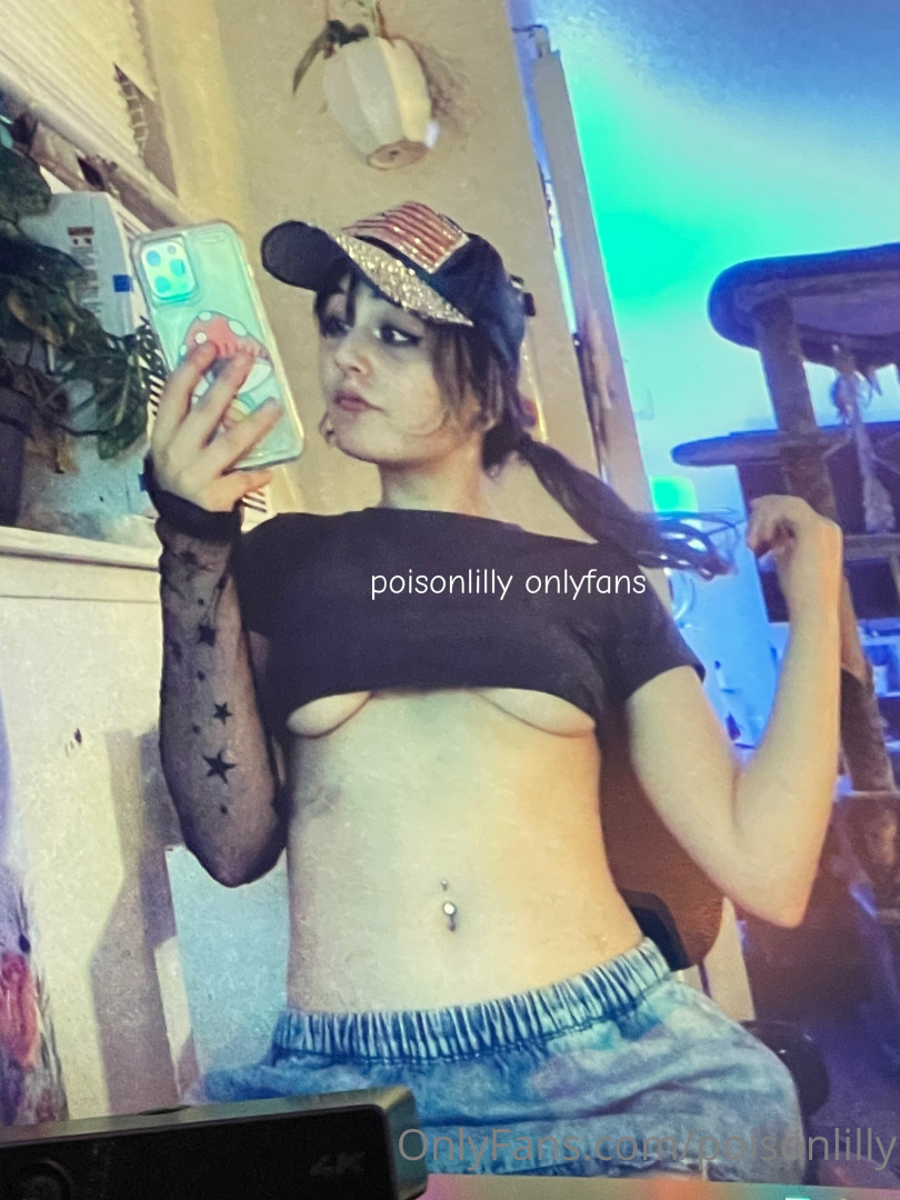 Photo by poisonlilly published on October 11,2023 02:52:54 - BestThots