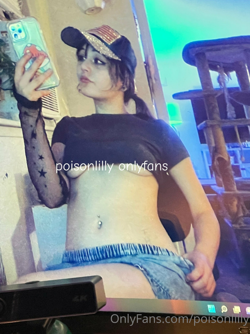 Photo by poisonlilly published on October 11,2023 04:47:33 - BestThots