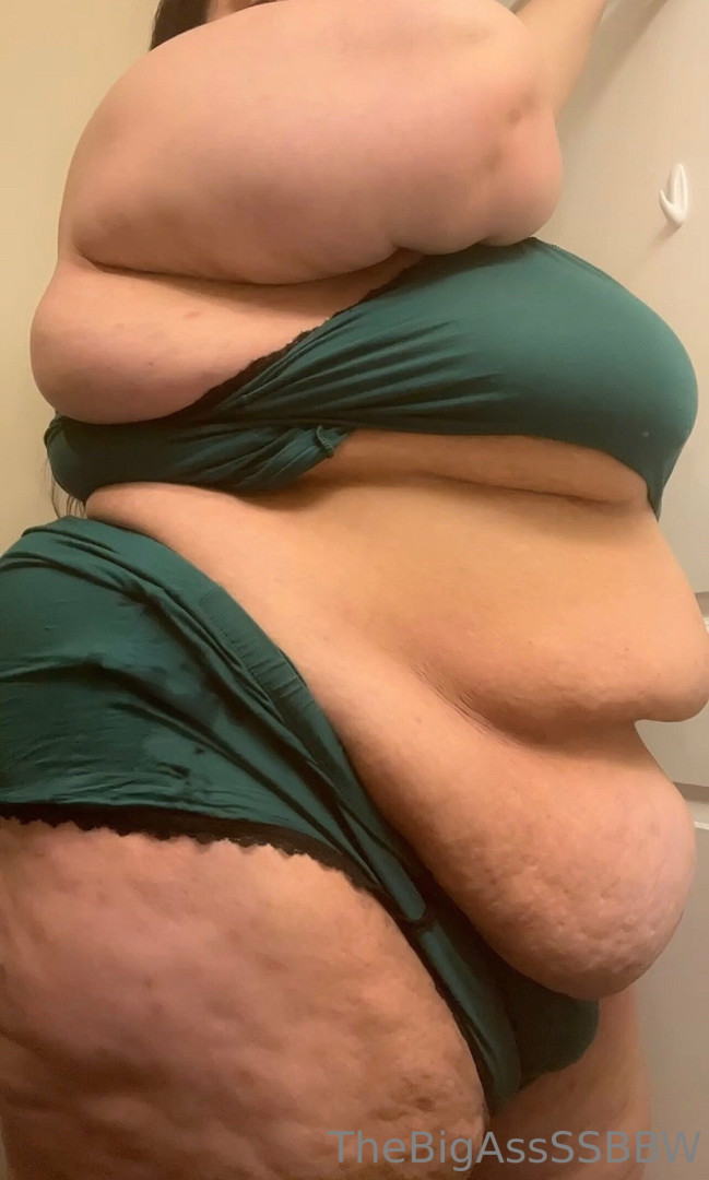 Photo by thebigassssbbw1 published on May 17,2023 03:45:54 - BestThots