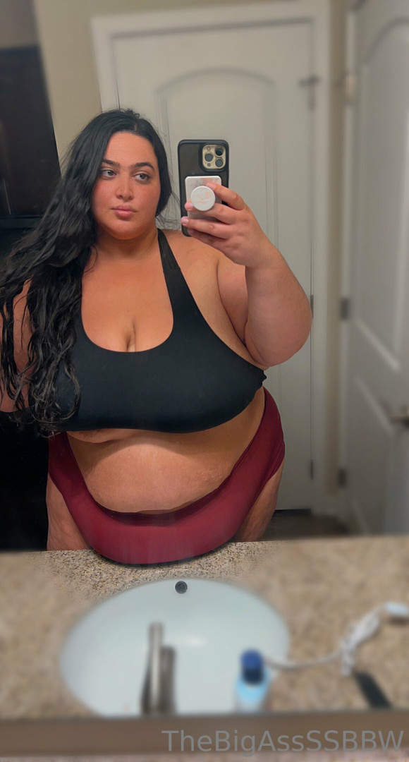 Photo by thebigassssbbw1 published on May 17,2023 03:45:57 - BestThots