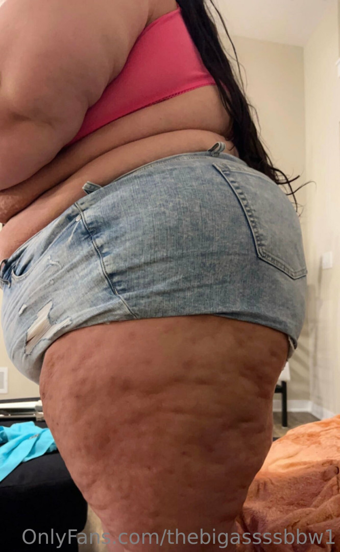 Photo by thebigassssbbw1 published on May 17,2023 03:48:41 - BestThots