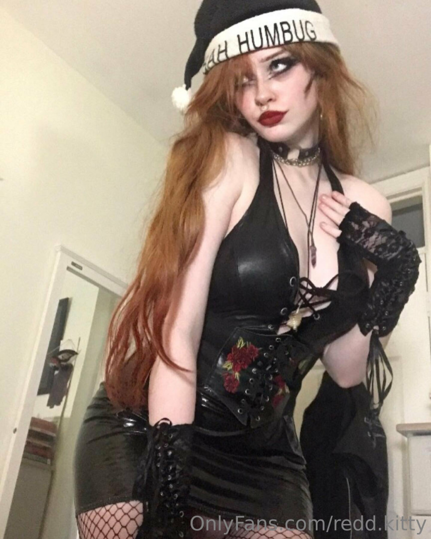 Photo by goth_kitty20 published on October 11,2023 01:23:28 - BestThots