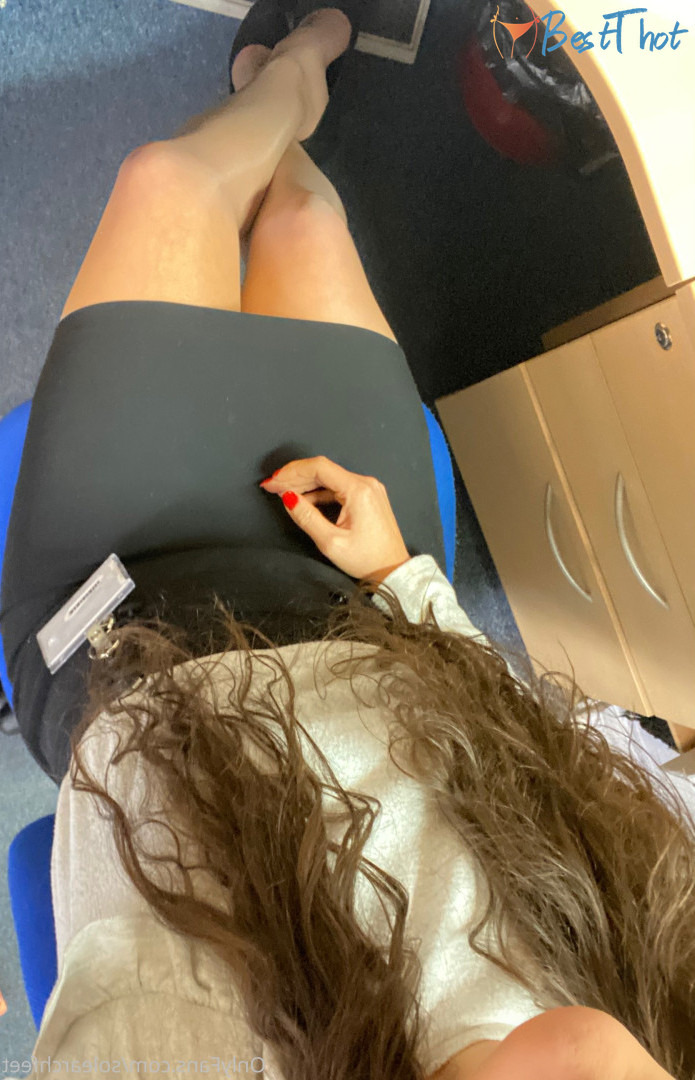 Photo by solearchfeet published on December 16,2024 10:04:44 - BestThots