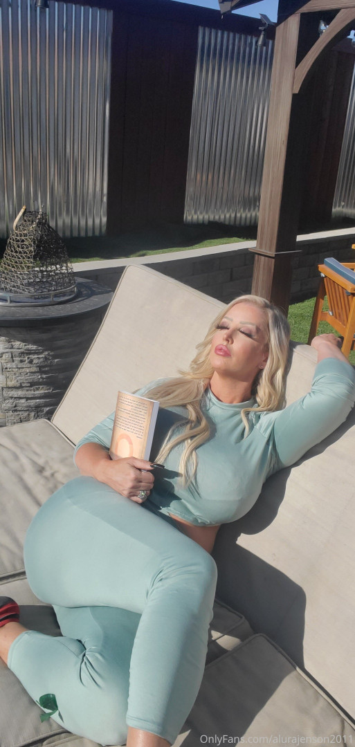 Photo by alurajenson2011 published on November 20,2023 05:34:58 - BestThots